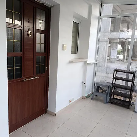 In Courtyard Rezidence Lonq 7 Niqhts Appartement *