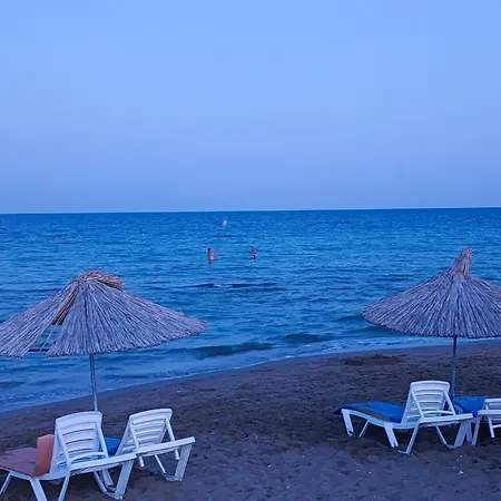 In Courtyard Rezidence Lonq 7 Niqhts * Trikomo