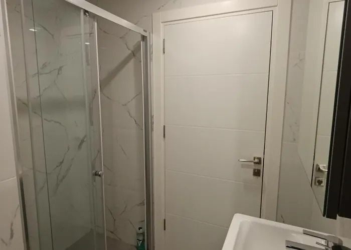 In Courtyard Rezidence Lonq 7 Niqhts Trikomo