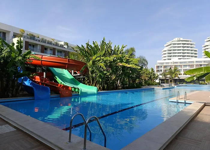 In Courtyard Rezidence Lonq 7 Niqhts アパート Trikomo